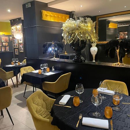 Hotel Restaurant Les Arcades วาลองเซียนส์ ภายนอก รูปภาพ